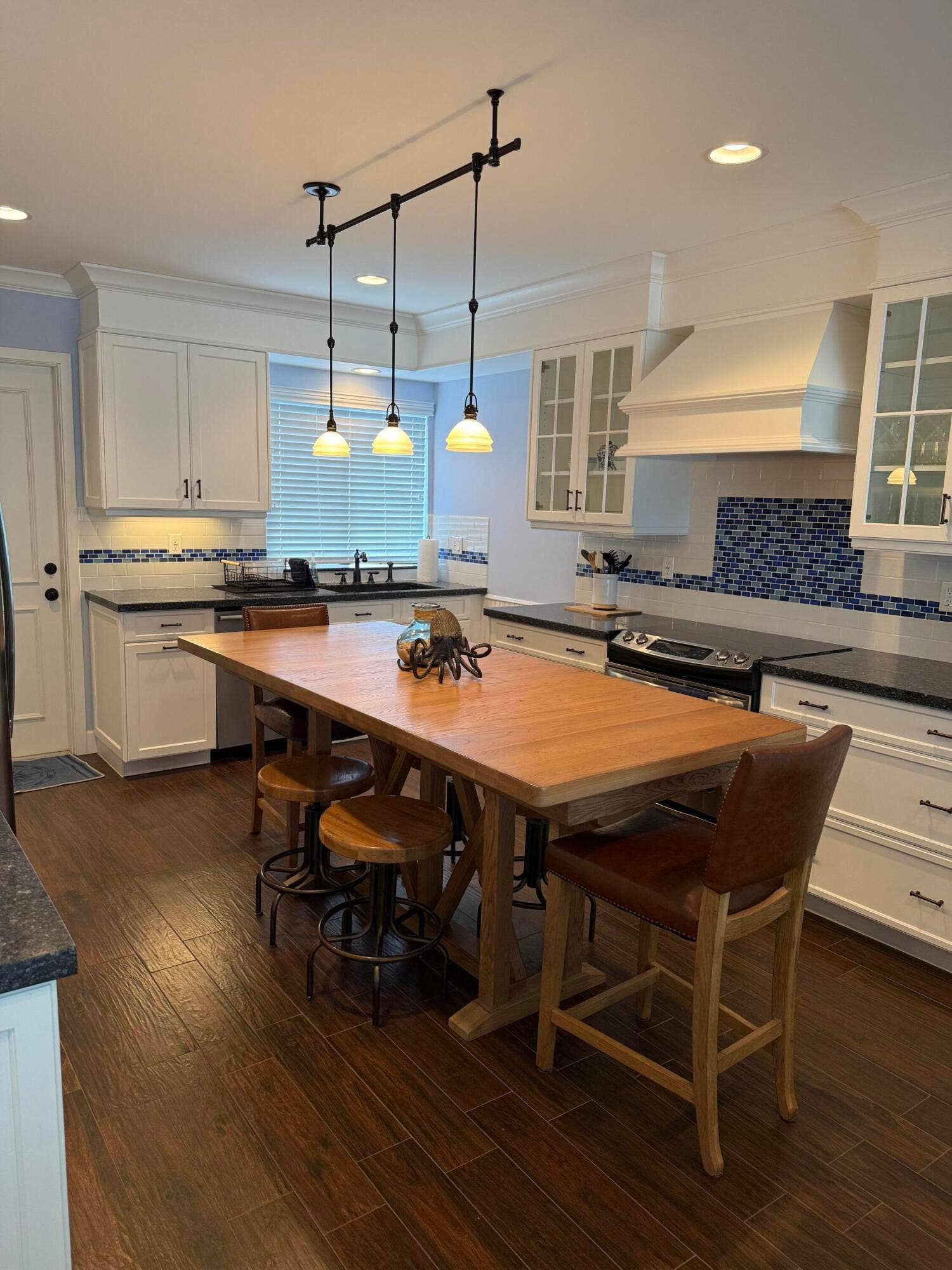 Eat in Kitchen