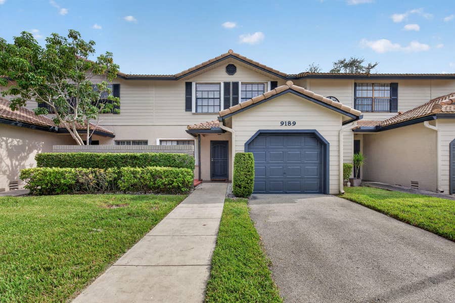 Property photo for 9189 VINEYARD LAKE Drive, Plantation, FL