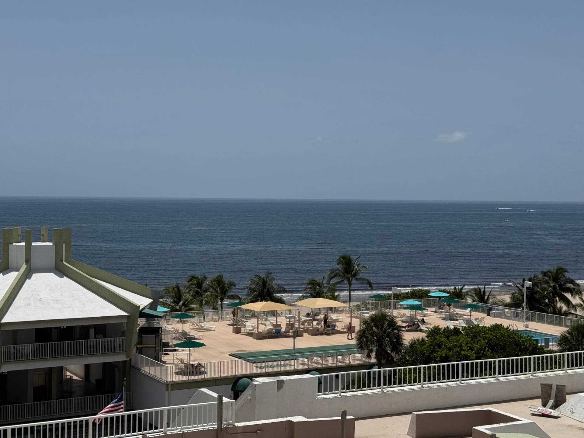 view ocean/clbuhosue/pool