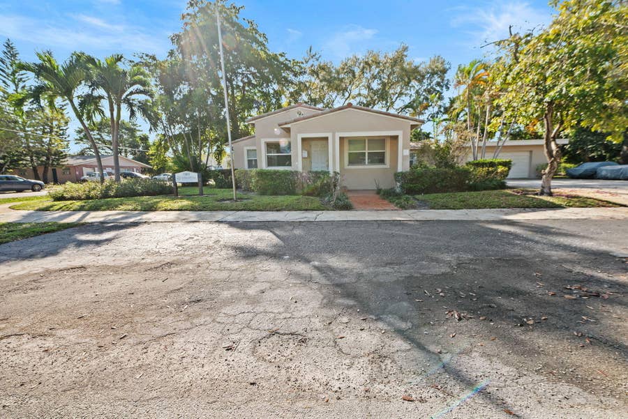 Property photo for 1901 SE 4TH Avenue, Fort Lauderdale, FL