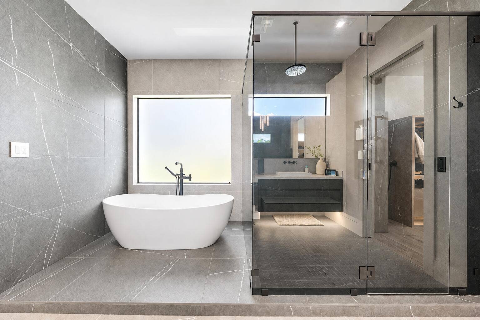 Primary En Suite Bathroom