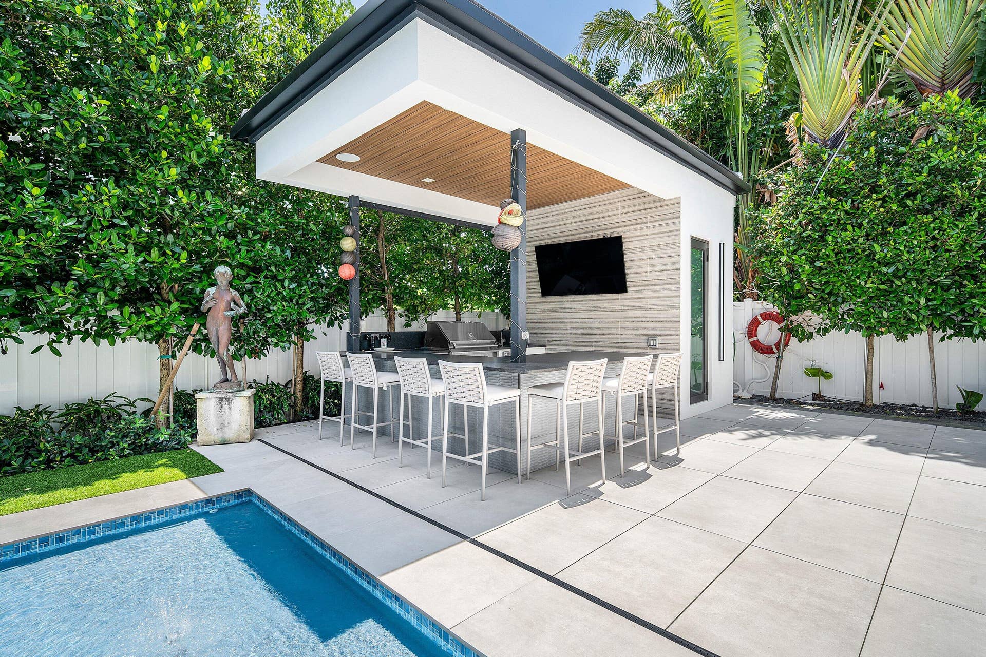 Outdoor Kitchen