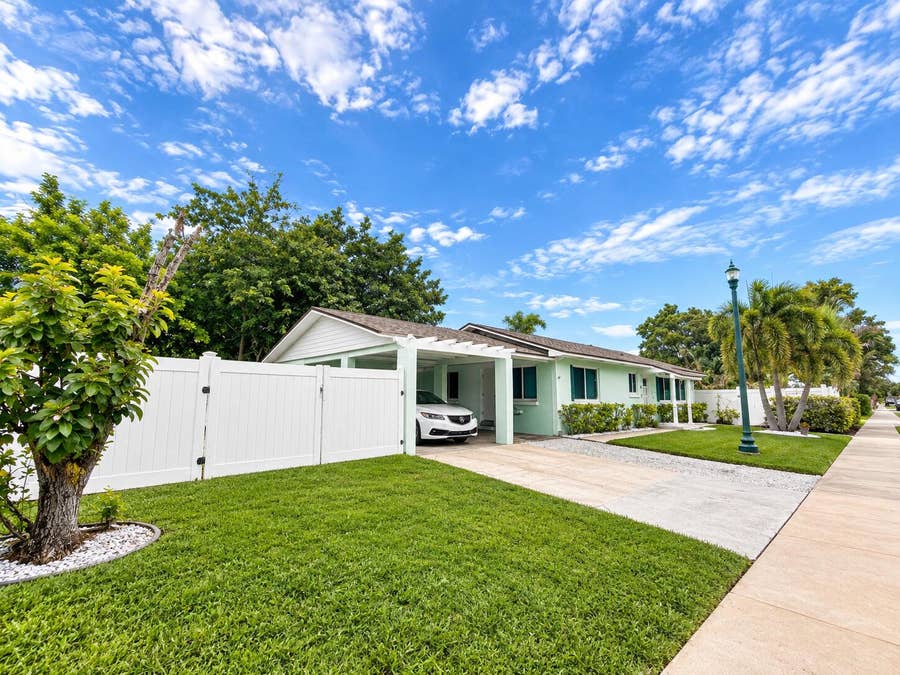 Property photo for 601 SE 3RD Avenue, Delray Beach, FL