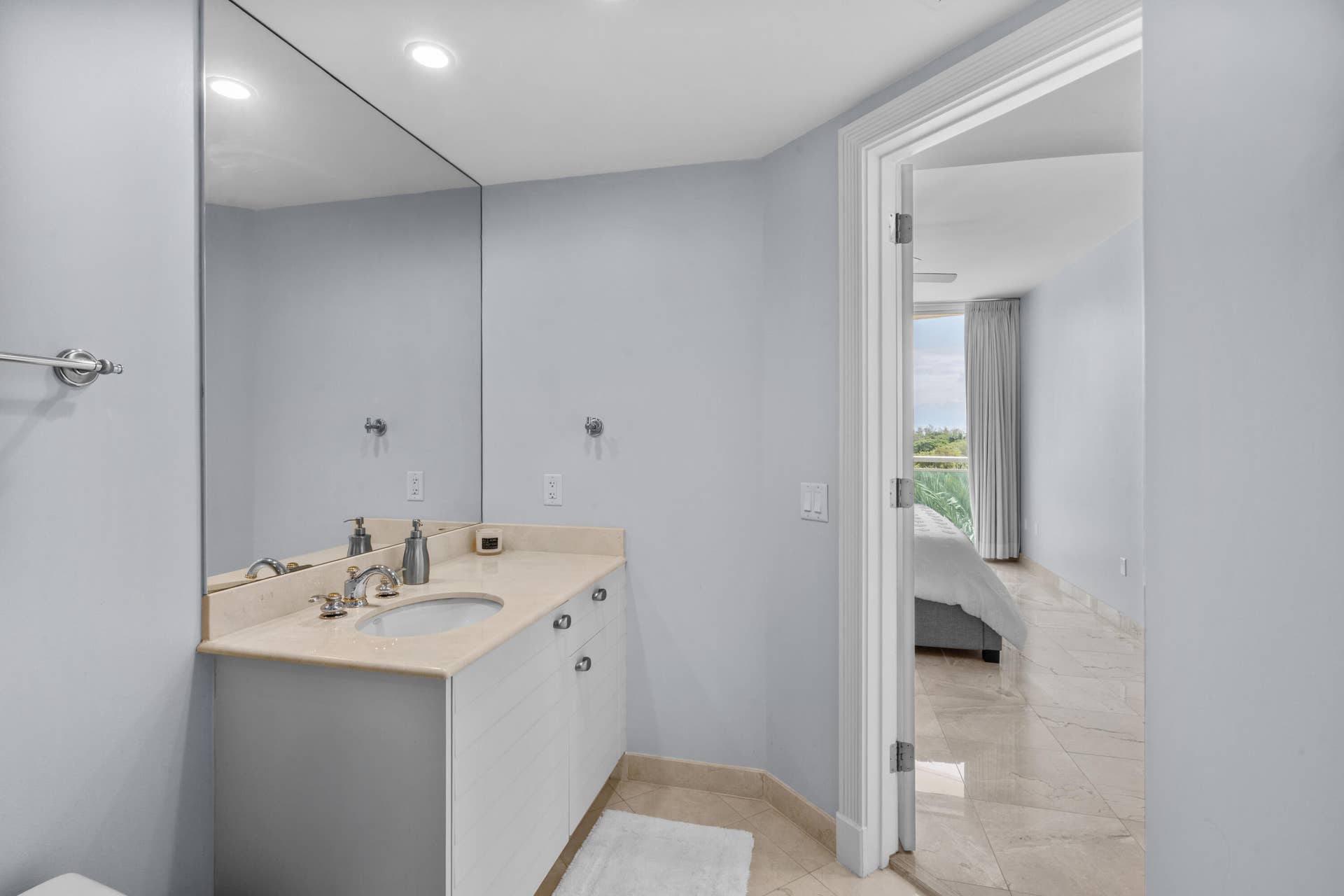 2845 NE 9TH Street, #601, Fort Lauderdale, FL 33304 DSC06265