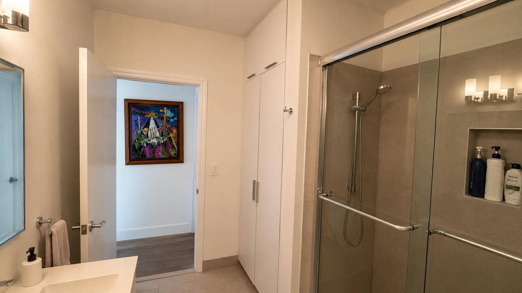 Upstairs Bathroom B1