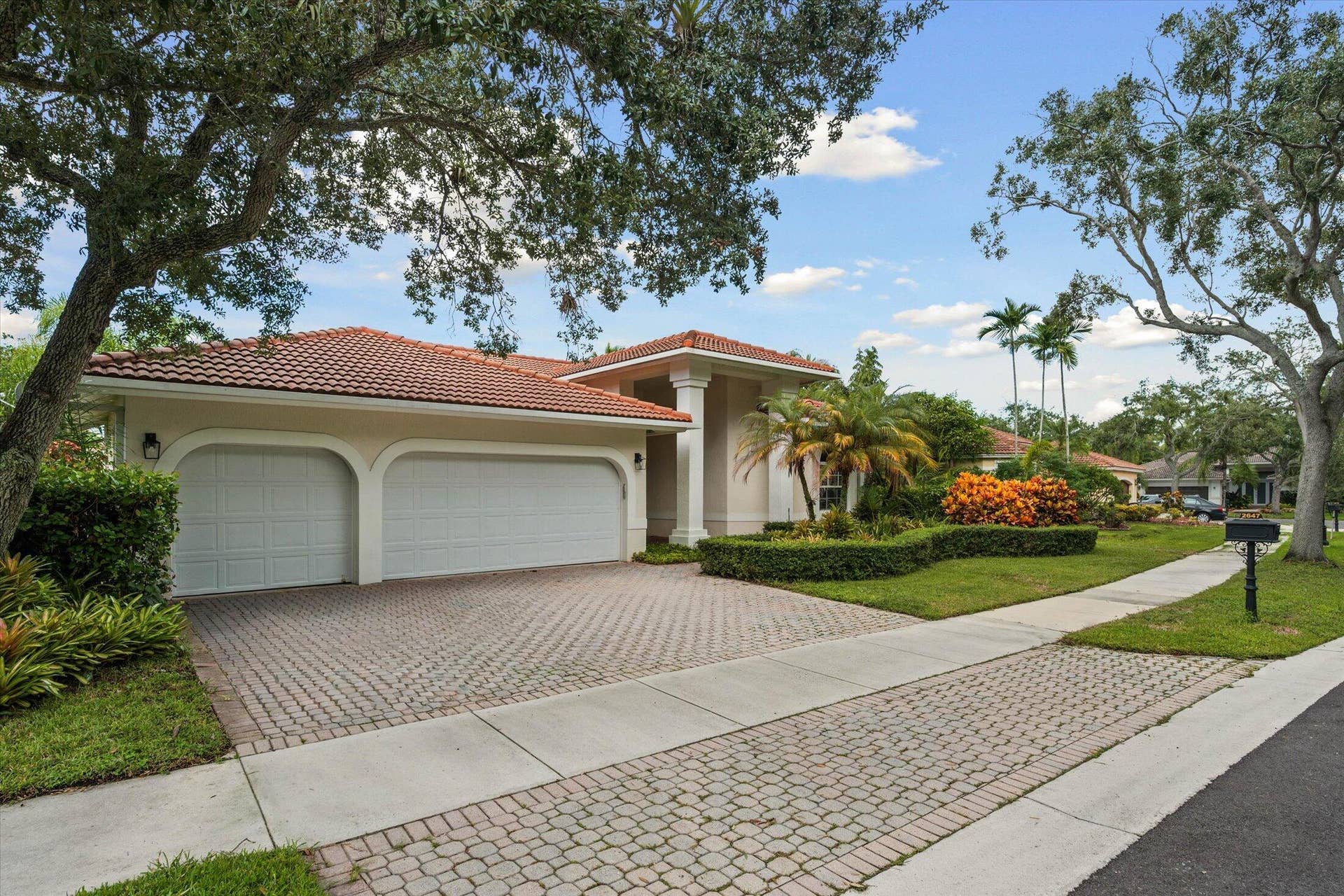 2647 EDGEWATER Drive, Weston, FL 33332 03-2647 Edgewater Dr, Weston-21-Edit