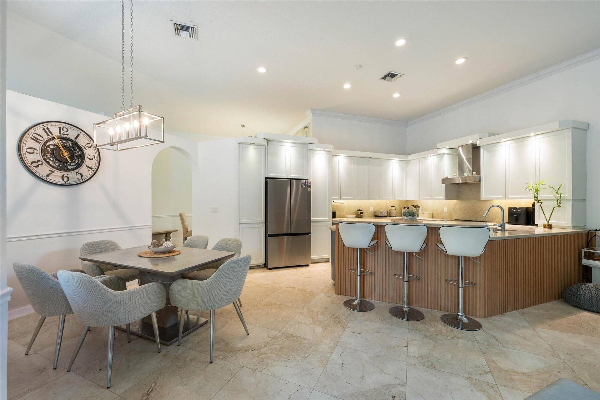2647 EDGEWATER Drive, Weston, FL 33332 12-2647 Edgewater Dr, Weston-33