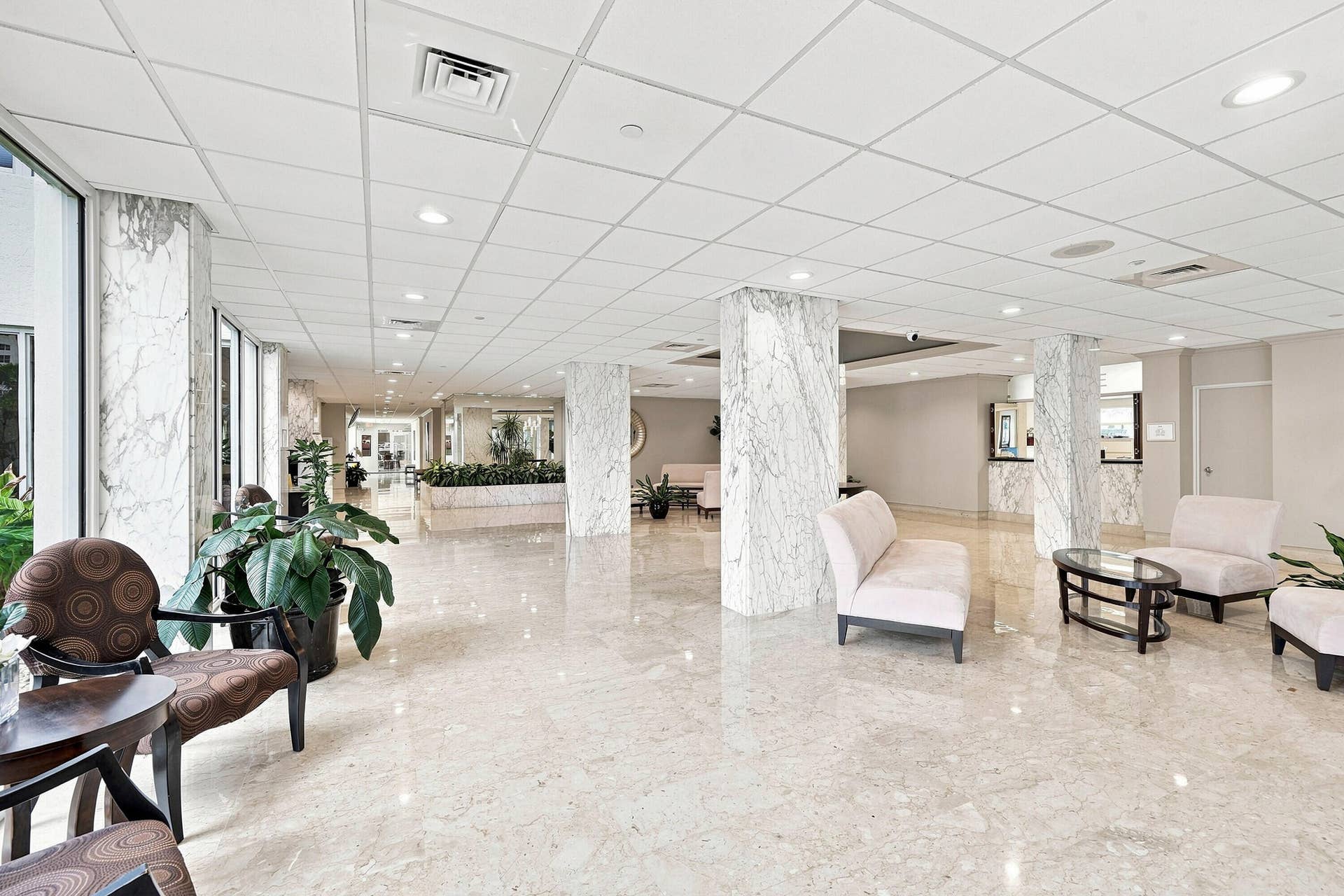 3300 NE 36TH Street, #1105, Fort Lauderdale, FL 33308 09_lobby