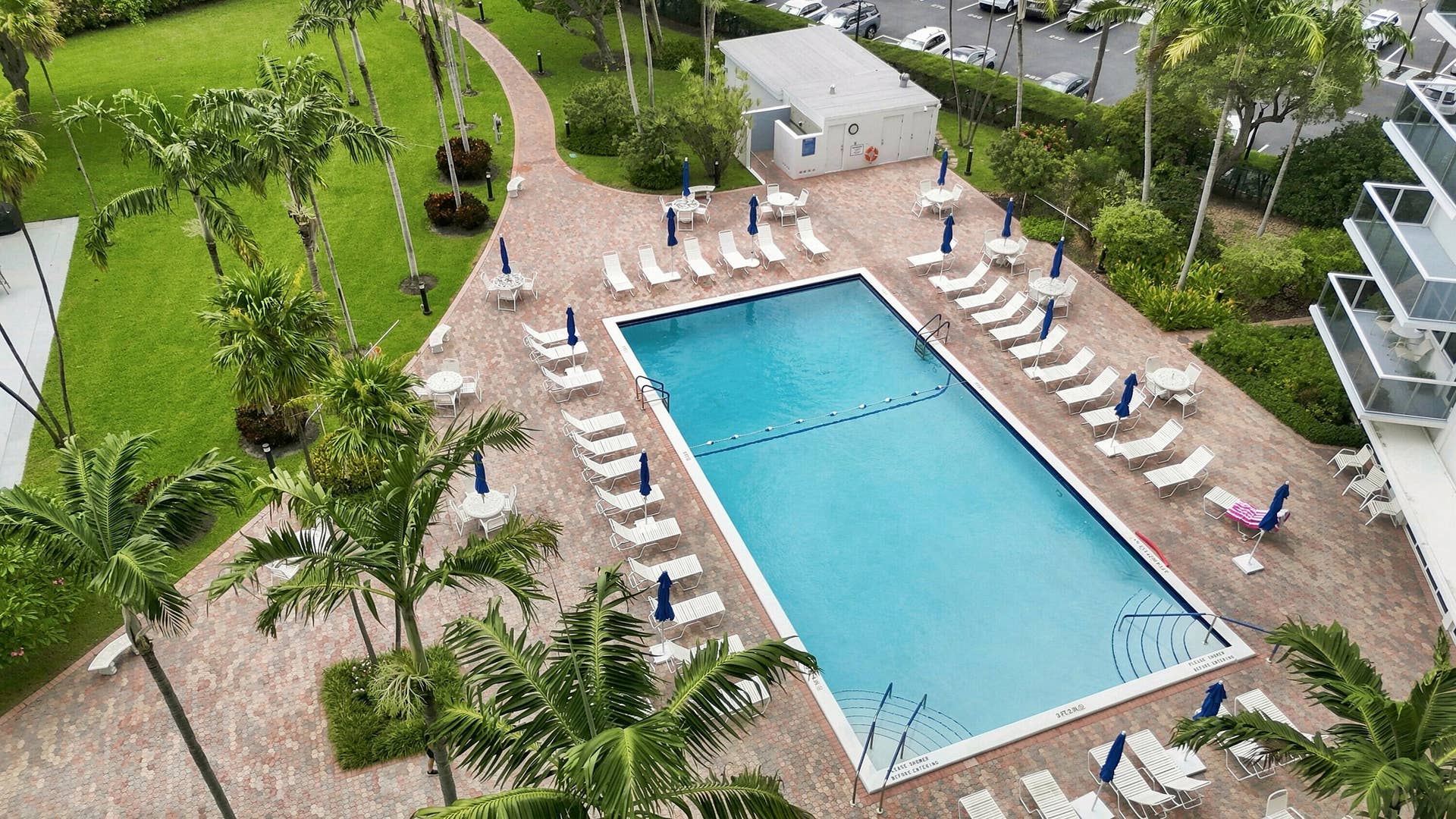 3300 NE 36TH Street, #1105, Fort Lauderdale, FL 33308 31_pool