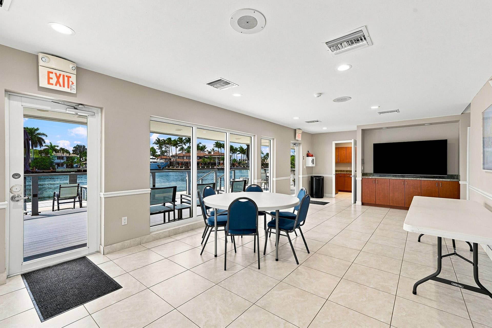 3300 NE 36TH Street, #1105, Fort Lauderdale, FL 33308 05_dining area