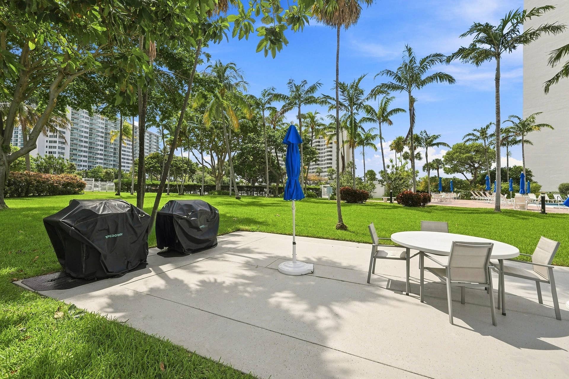 3300 NE 36TH Street, #1105, Fort Lauderdale, FL 33308 17_patio