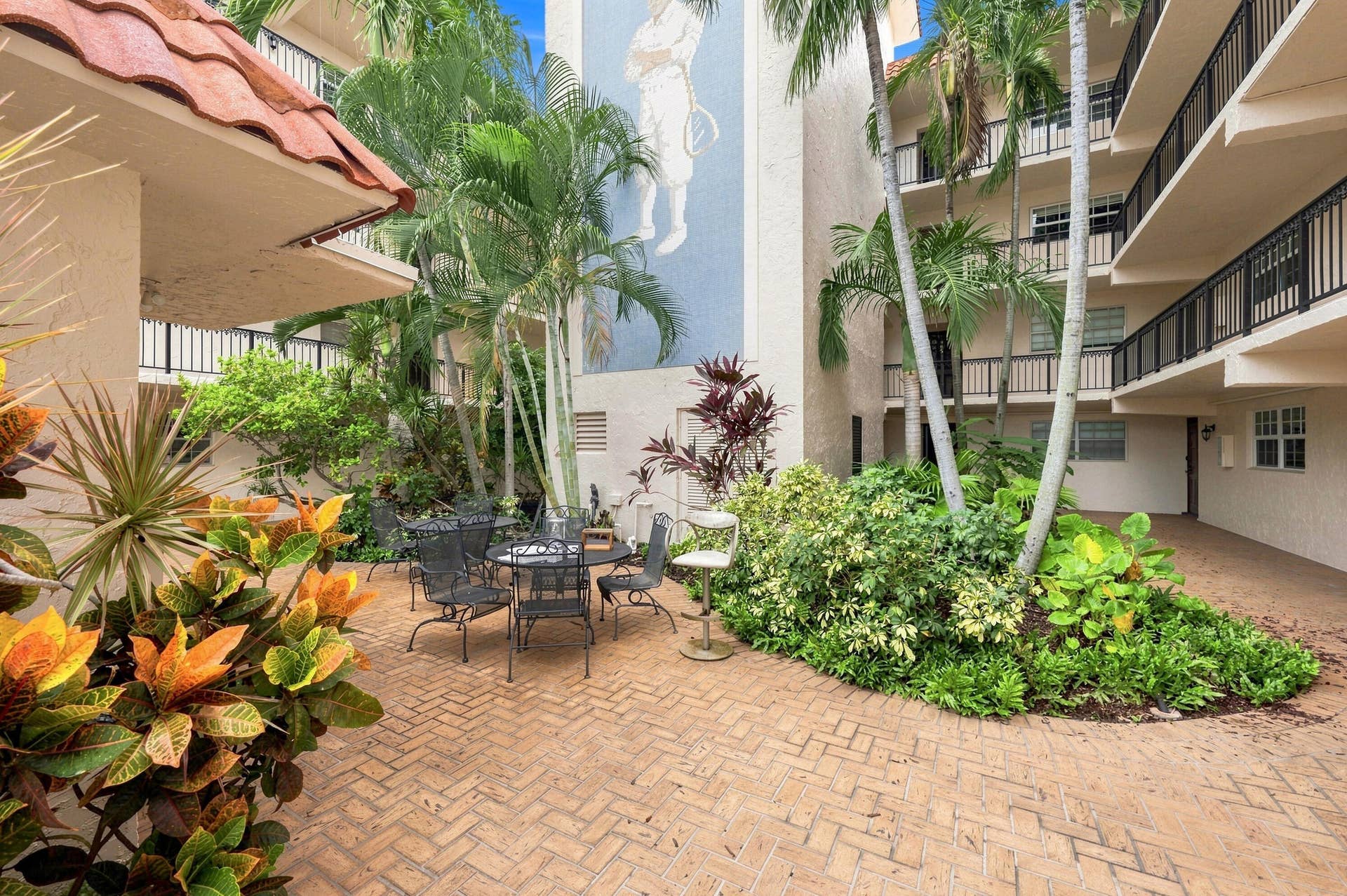 610 TENNIS CLUB Drive, #305, Fort Lauderdale, FL 33311 12_dsc_2592