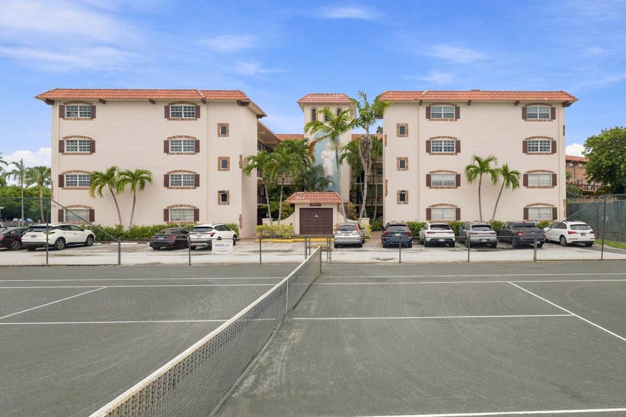 Property photo for 610 TENNIS CLUB Drive, #305, Fort Lauderdale, FL