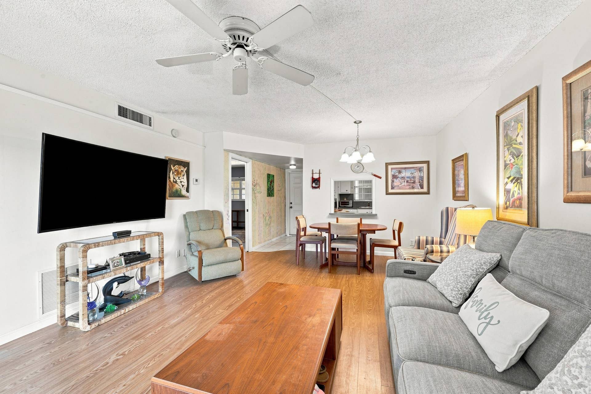 610 TENNIS CLUB Drive, #305, Fort Lauderdale, FL 33311 10_dsc_2552_with_tv