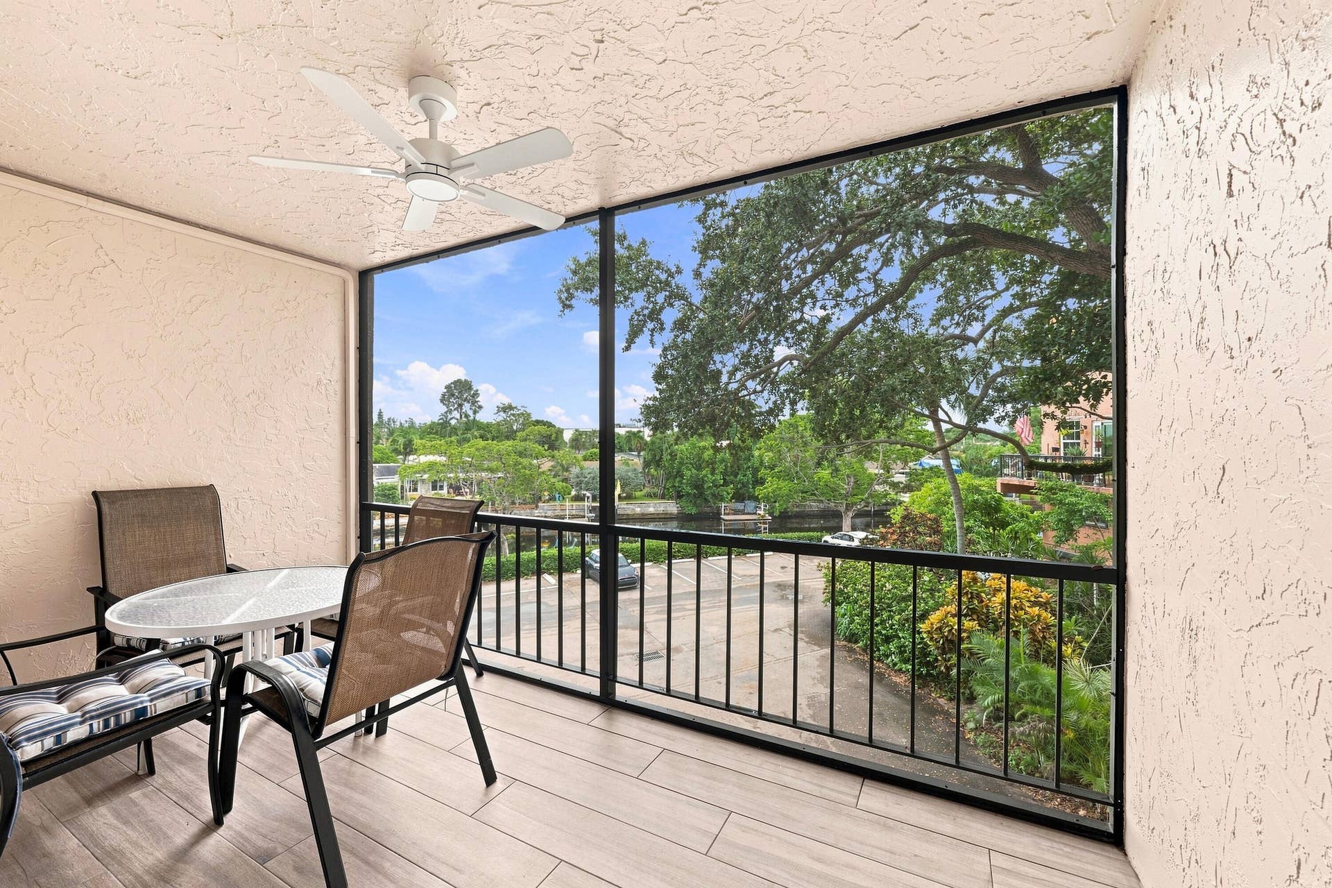 610 TENNIS CLUB Drive, #305, Fort Lauderdale, FL 33311 11_dsc_2497