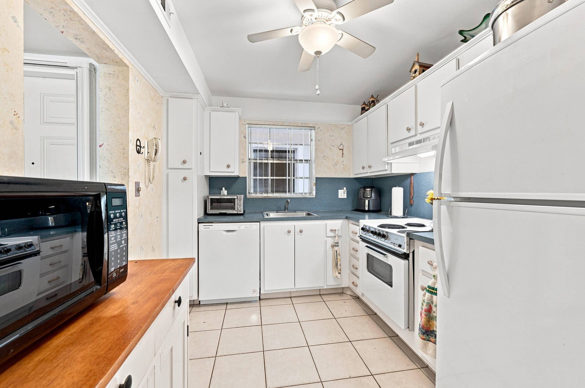 610 TENNIS CLUB Drive, #305, Fort Lauderdale, FL 33311 17_dsc_2532