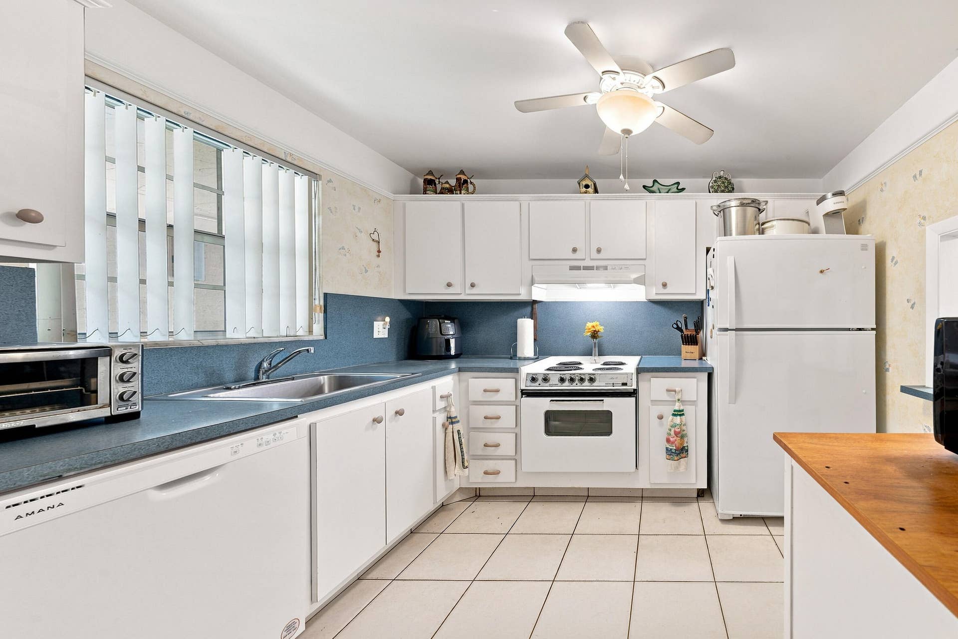 610 TENNIS CLUB Drive, #305, Fort Lauderdale, FL 33311 16_dsc_2527