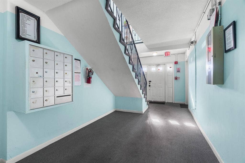 418 S CYPRESS Road, #106, Pompano Beach, FL 33060 GetMedia (32)