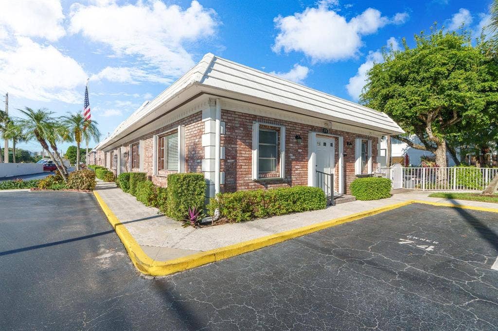 418 S CYPRESS Road, #106, Pompano Beach, FL 33060 GetMedia (15)