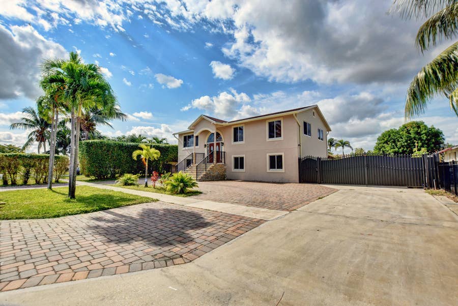 Property photo for 1371 Woodcrest Road W, West Palm Beach, FL