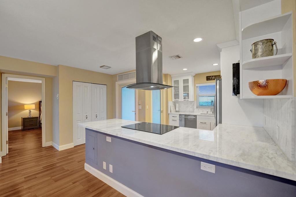 2829 NE 33rd Court, #602, Fort Lauderdale, FL 33306 Photo 2