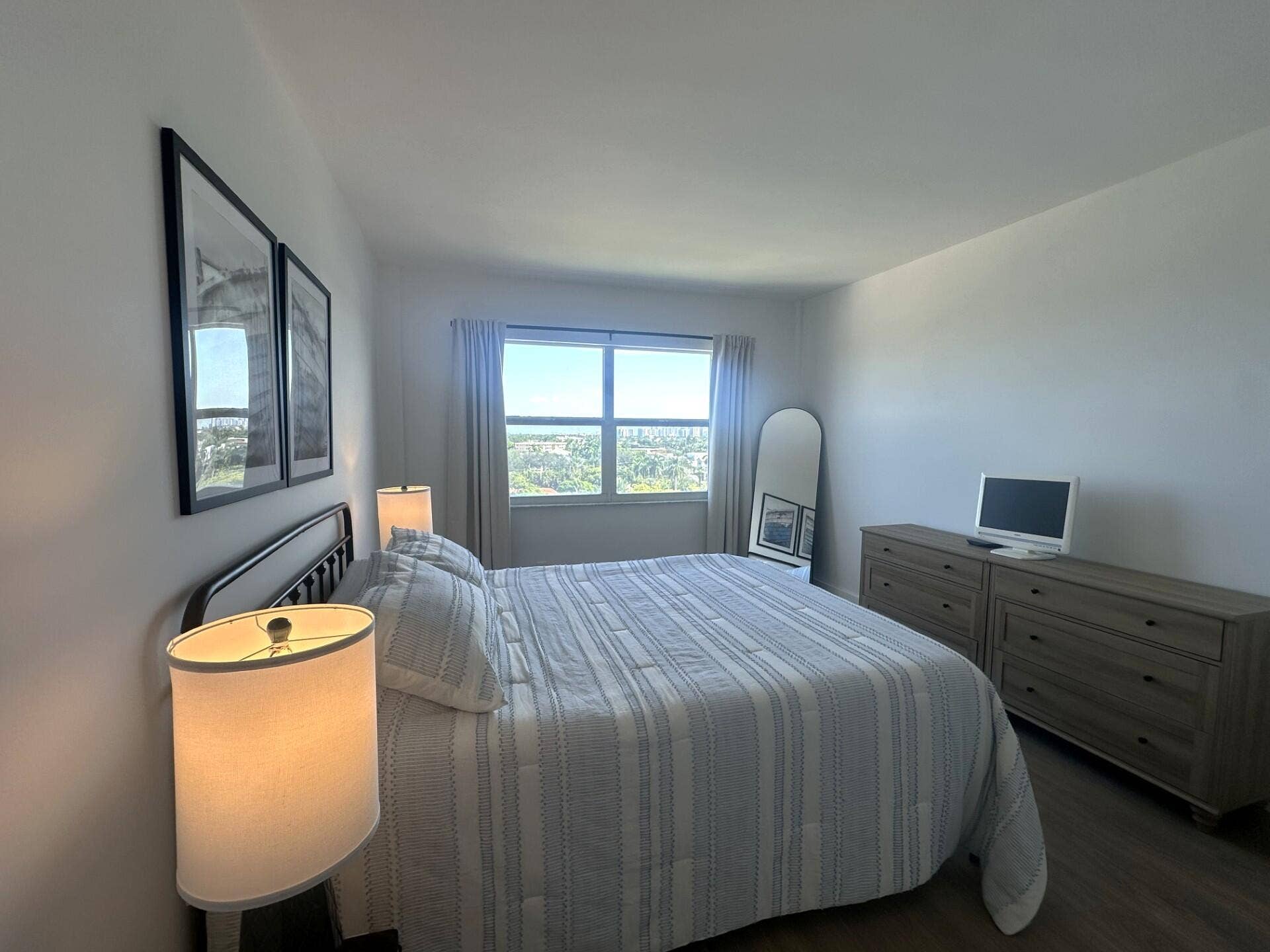 2555 NE 11th Street, #804, Fort Lauderdale, FL 33304 Bedroom