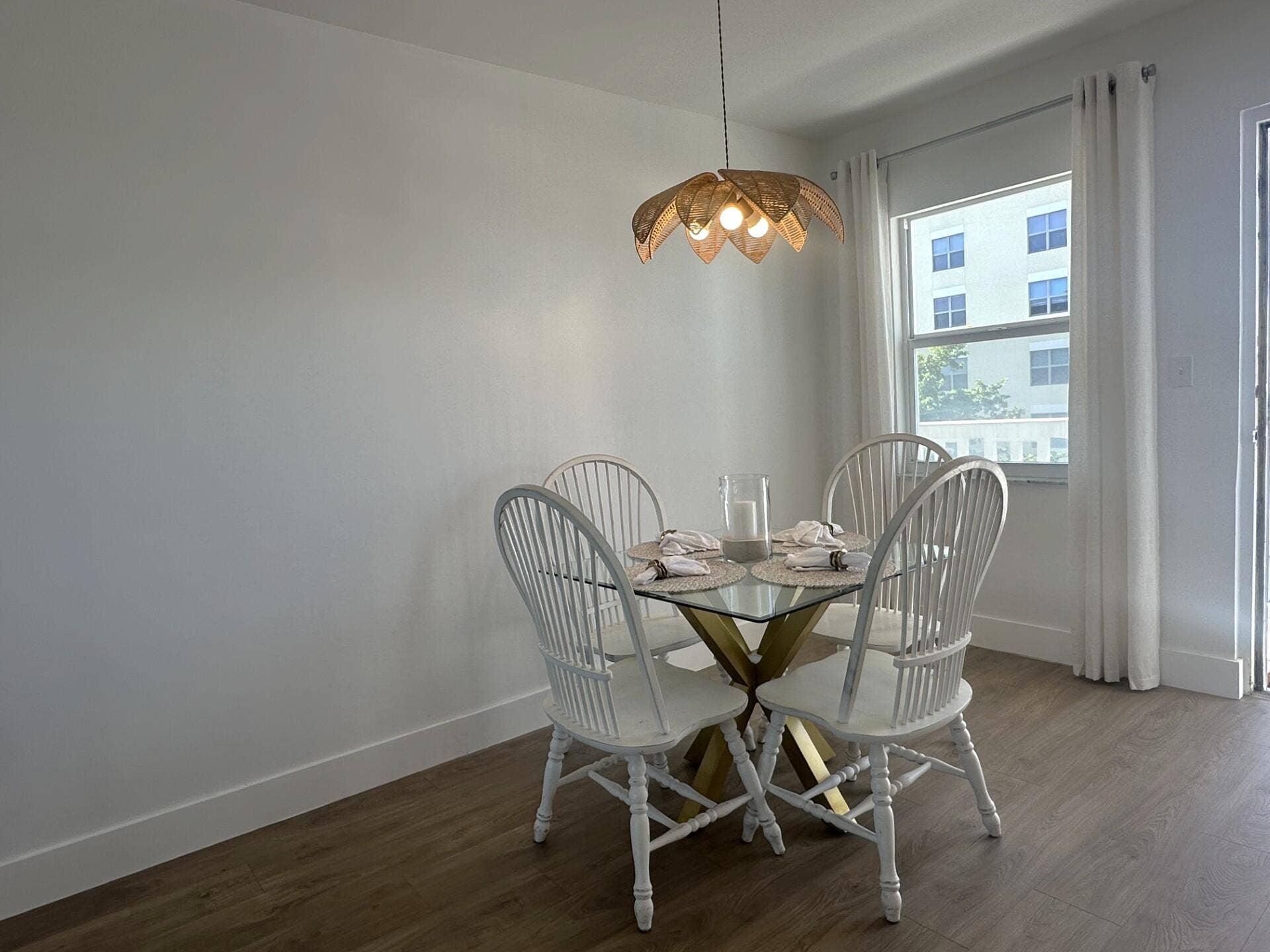 2555 NE 11th Street, #804, Fort Lauderdale, FL 33304 Dining Area