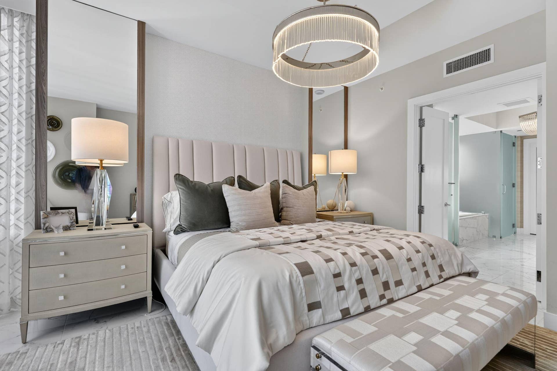 1 Water Club Way, #1904, North Palm Beach, FL 33408 primary bedroom