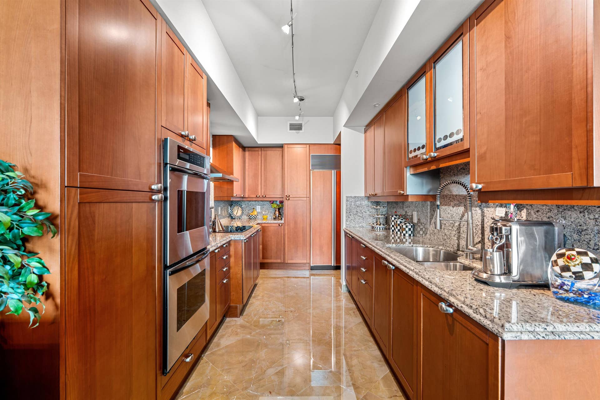 1063 Hillsboro Mile, #403, Hillsboro Beach, FL 33062 KITCHEN