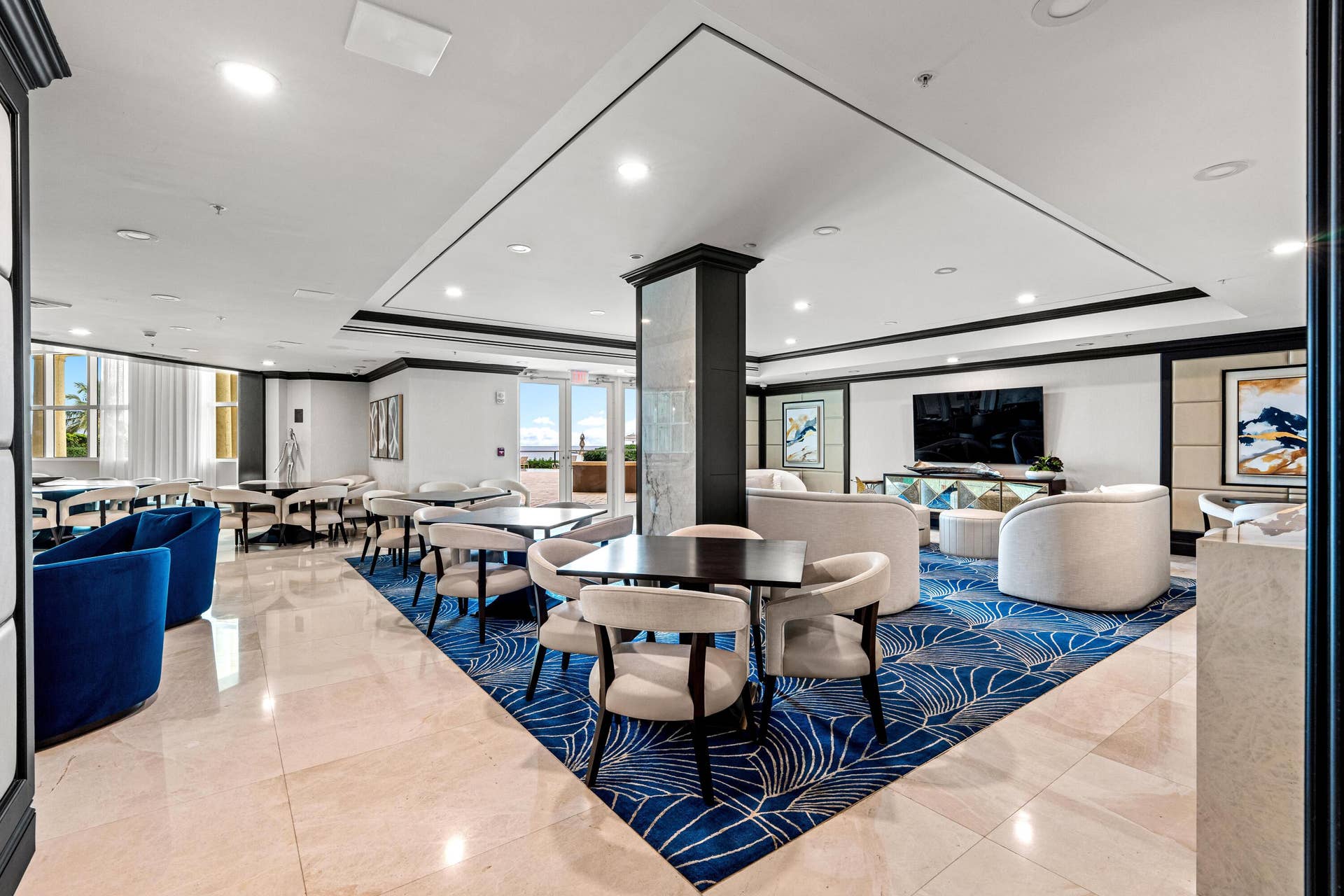 1063 Hillsboro Mile, #403, Hillsboro Beach, FL 33062 CLUB ROOM SEATING