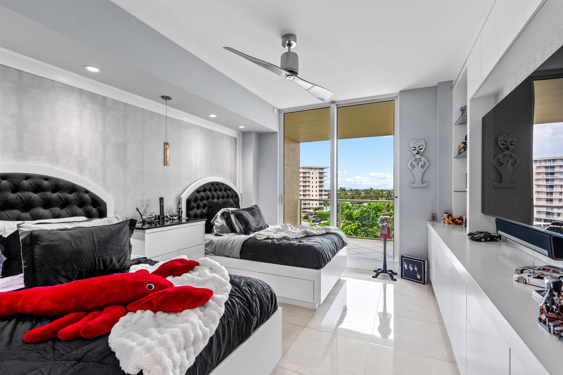 1063 Hillsboro Mile, #403, Hillsboro Beach, FL 33062 BEDROOM 2