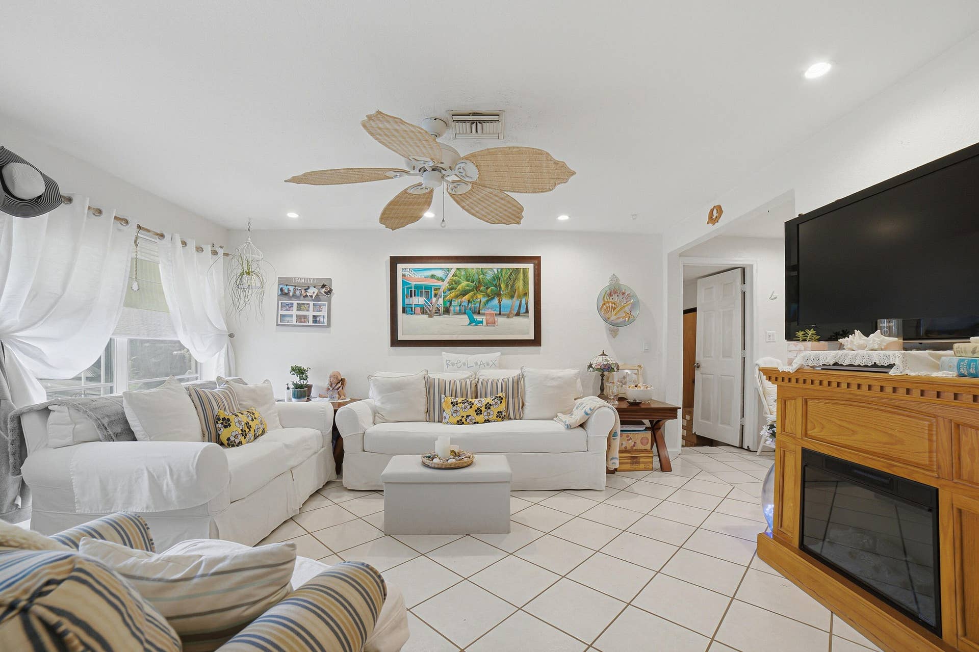 4269 SW 50TH Street, Dania Beach, FL 33314 Livingroom-C
