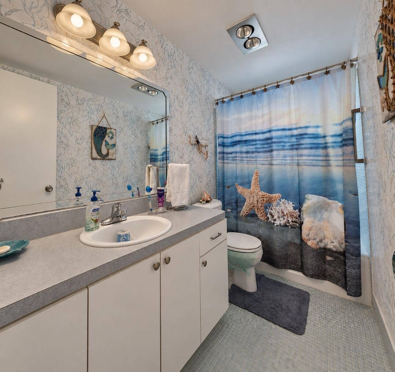108 SOMERSET F, West Palm Beach, FL 33417 Full Bath With Tub/Shower Combination