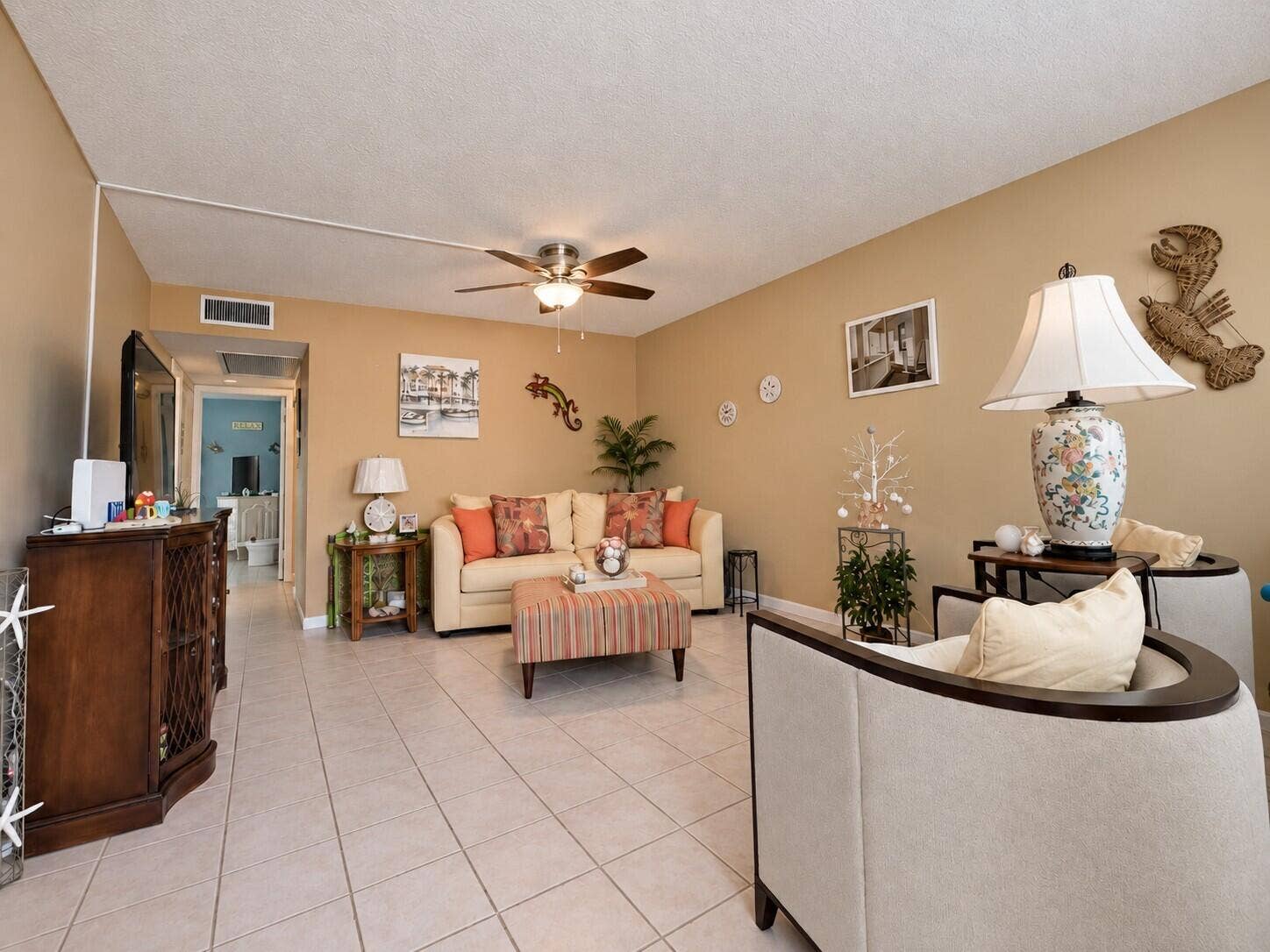 108 SOMERSET F, West Palm Beach, FL 33417 Elegant Living Area