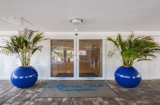 3750 GALT OCEAN Drive, #101, Fort Lauderdale, Fort Lauderdale, FL 33308 Entry