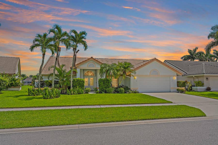 Property photo for 6857 BLUE BAY Circle, Lake Worth, FL