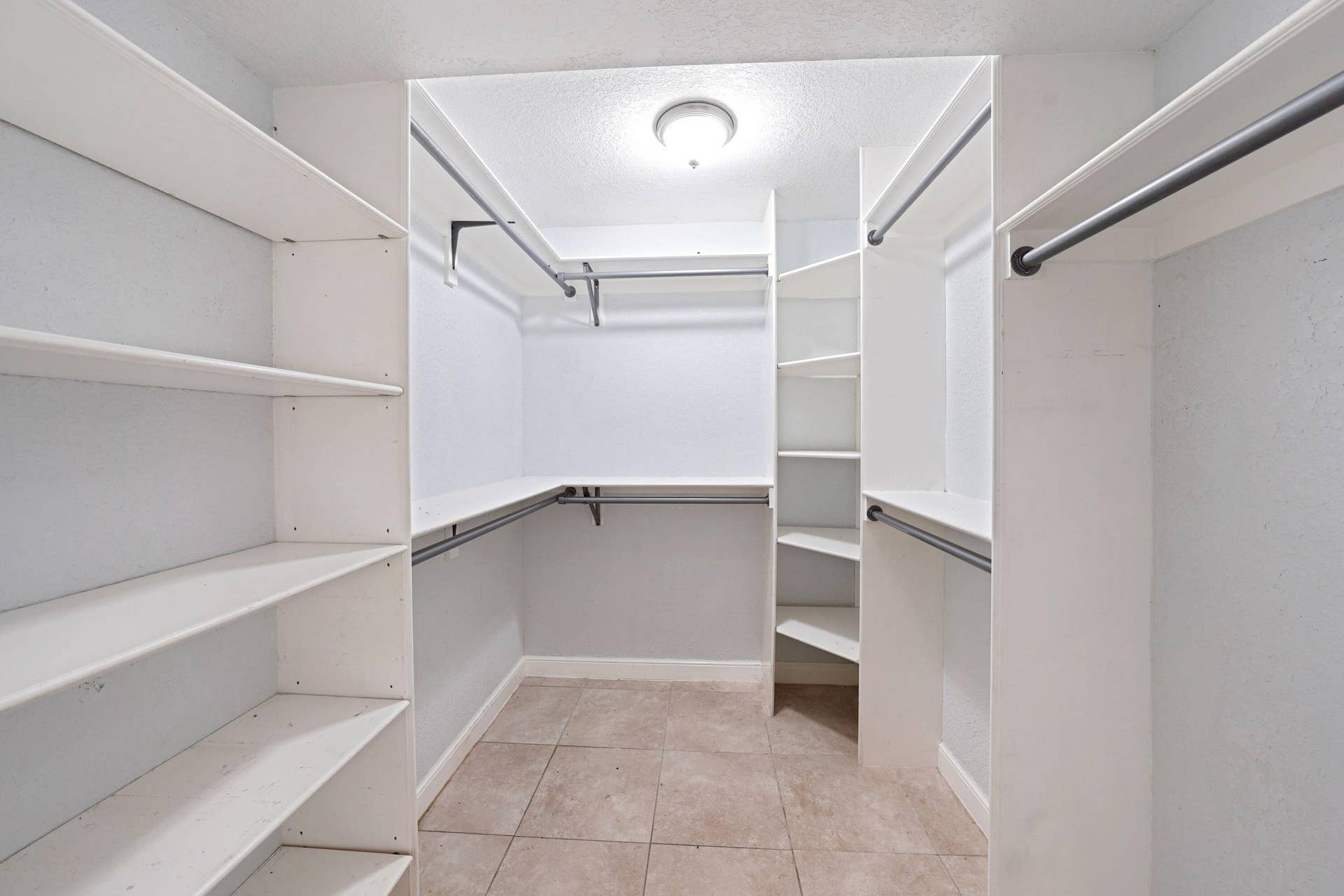 557 NW 97TH Avenue, Plantation, FL 33324 Primary Walk-in Closet