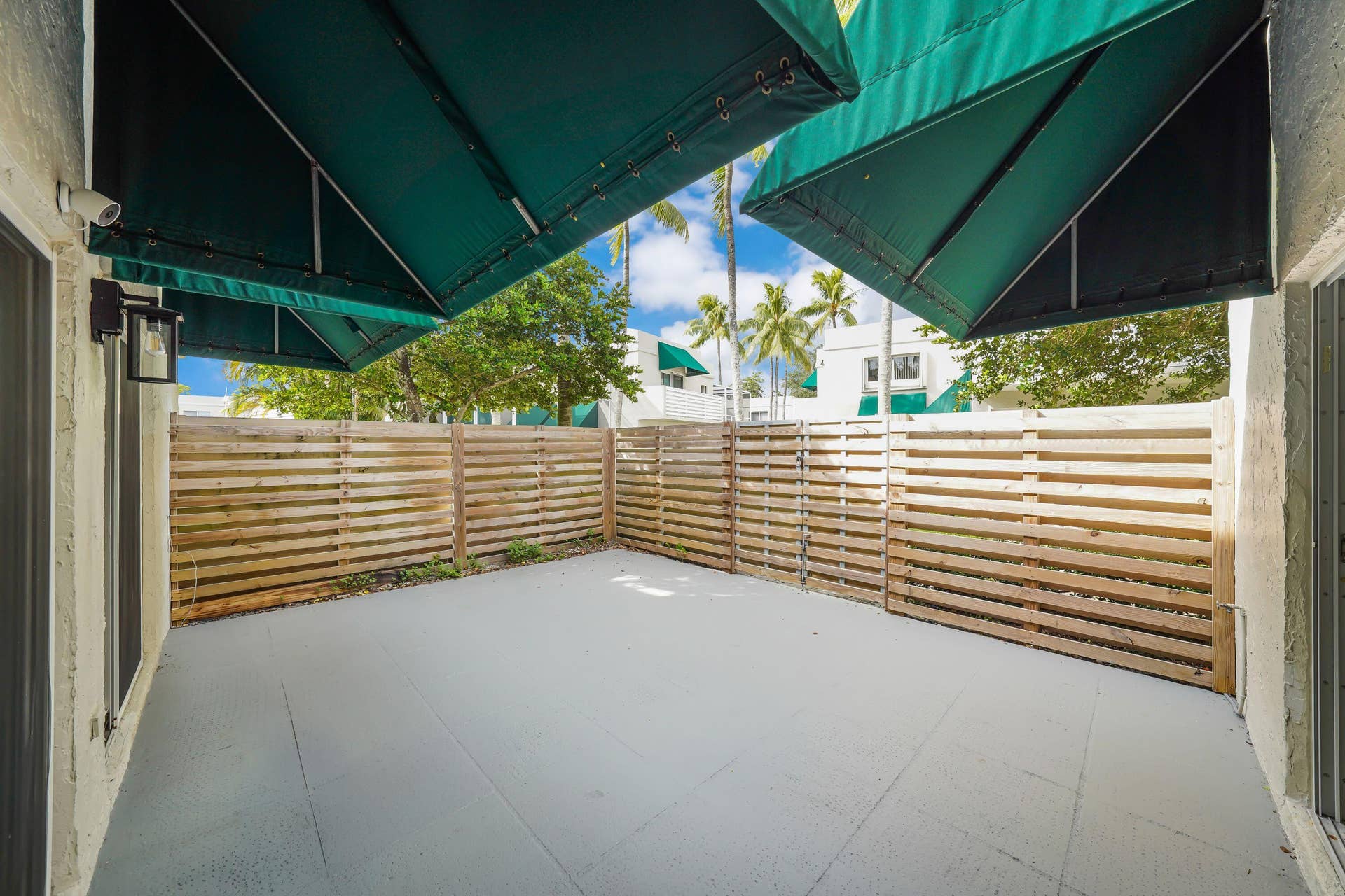 557 NW 97TH Avenue, Plantation, FL 33324 Courtyard