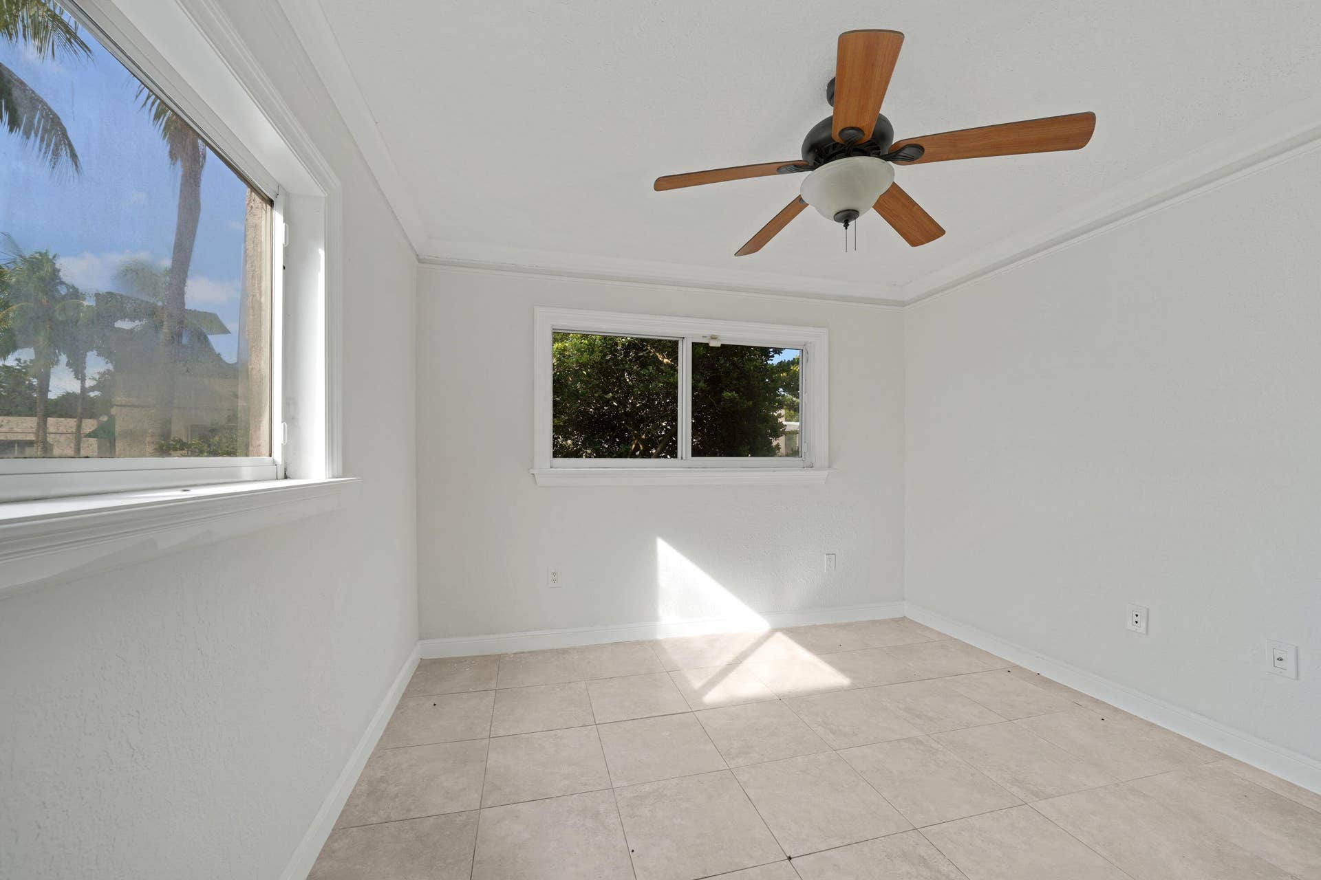557 NW 97TH Avenue, Plantation, FL 33324 3 Bedroom (second floor)
