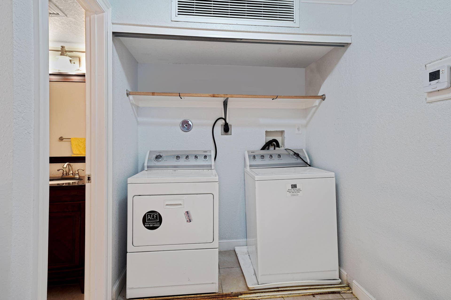 557 NW 97TH Avenue, Plantation, FL 33324 Washer/Dryer