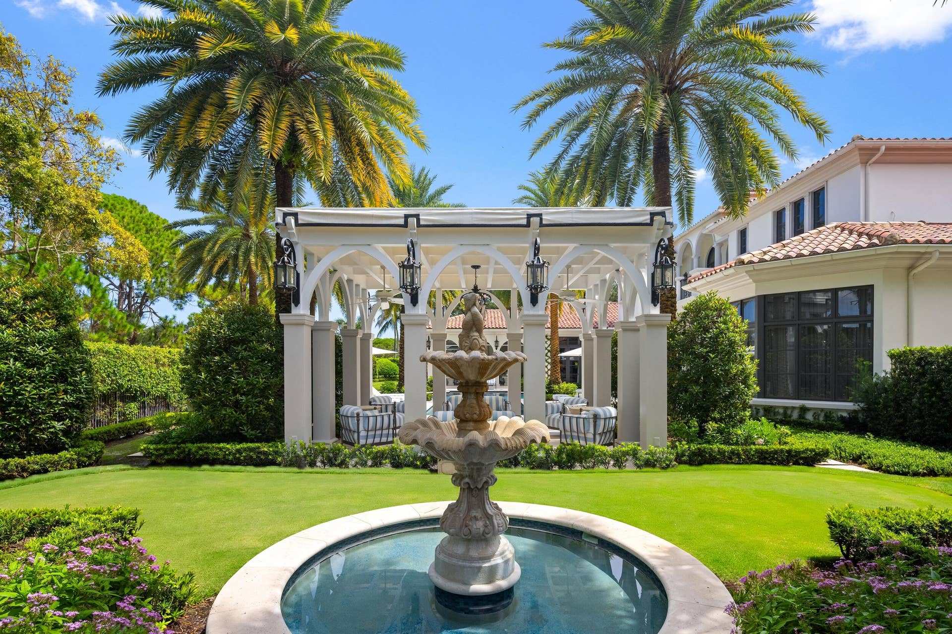 11607 Charisma Way, Palm Beach Gardens, FL 33418 Garden Fountain