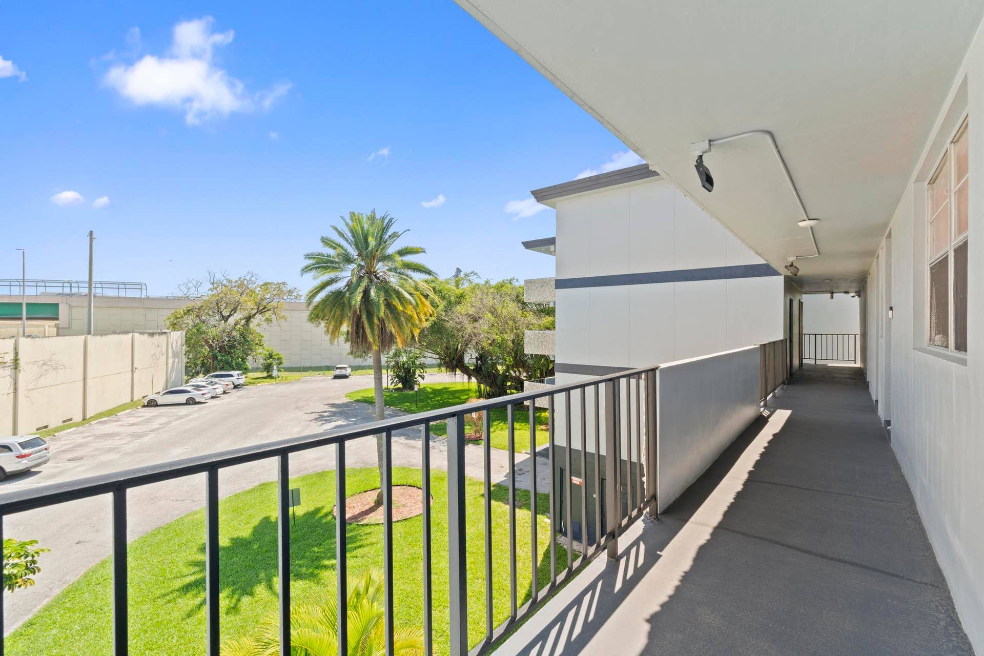 5275 NW 10TH Court, #305, Plantation, FL 33313 5