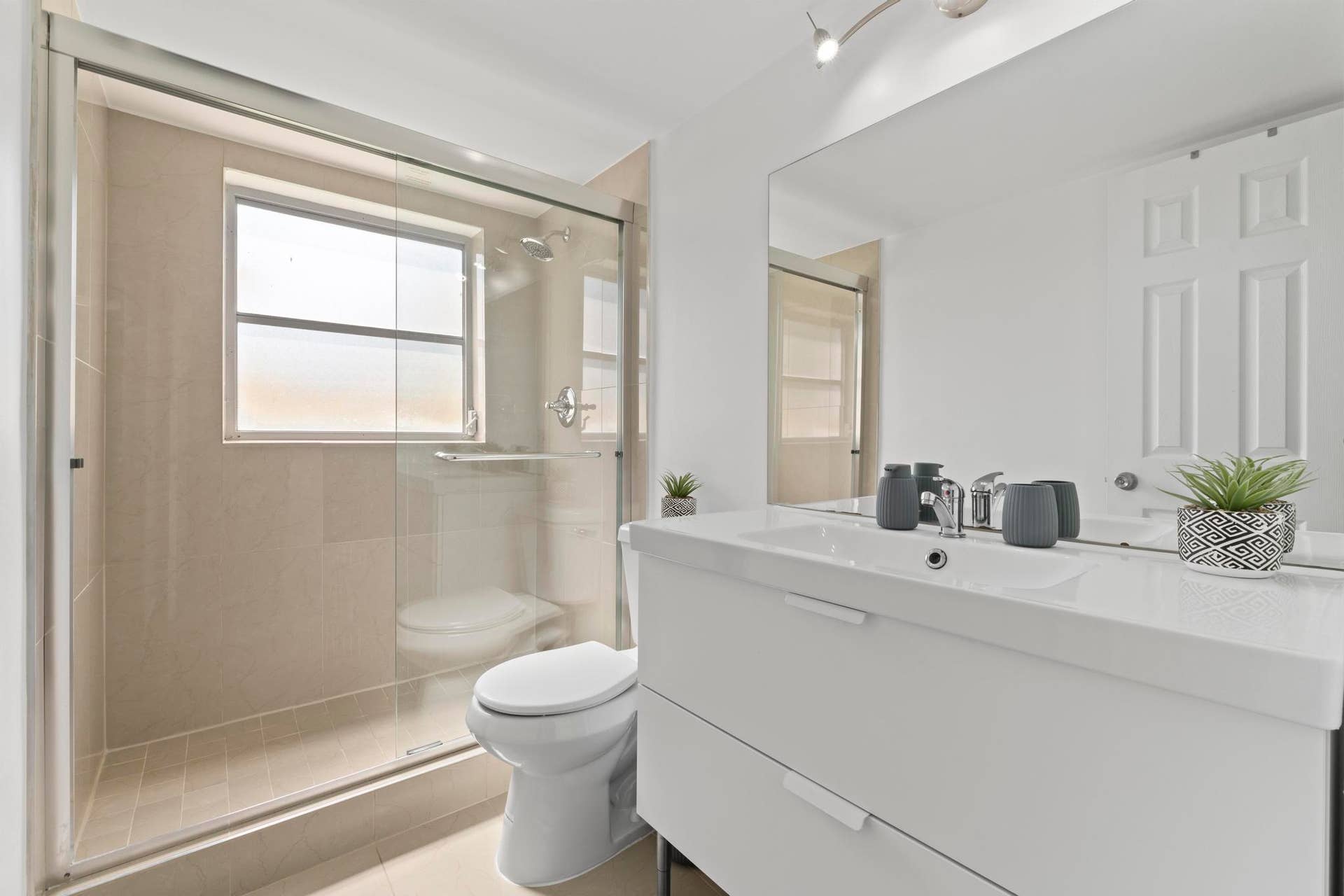 5275 NW 10TH Court, #305, Plantation, FL 33313 32