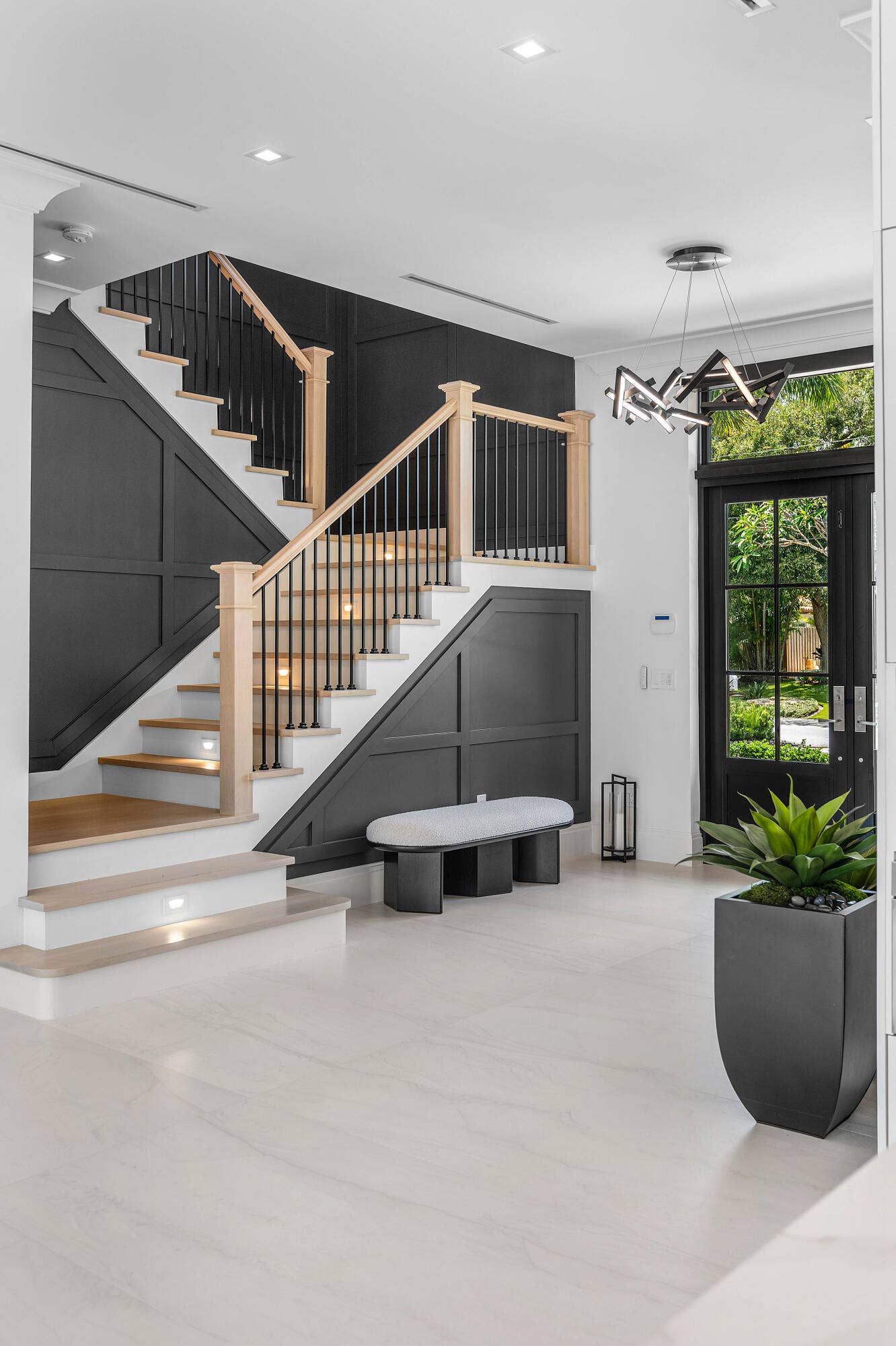 12898 S Shore Drive, Palm Beach Gardens, FL 33410 Entry / Stairs