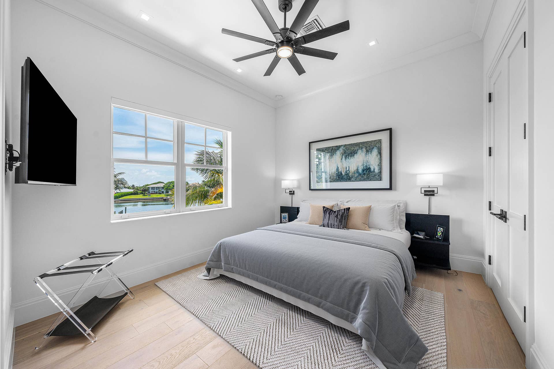 12898 S Shore Drive, Palm Beach Gardens, FL 33410 Ensuite with Full Bath and Water View