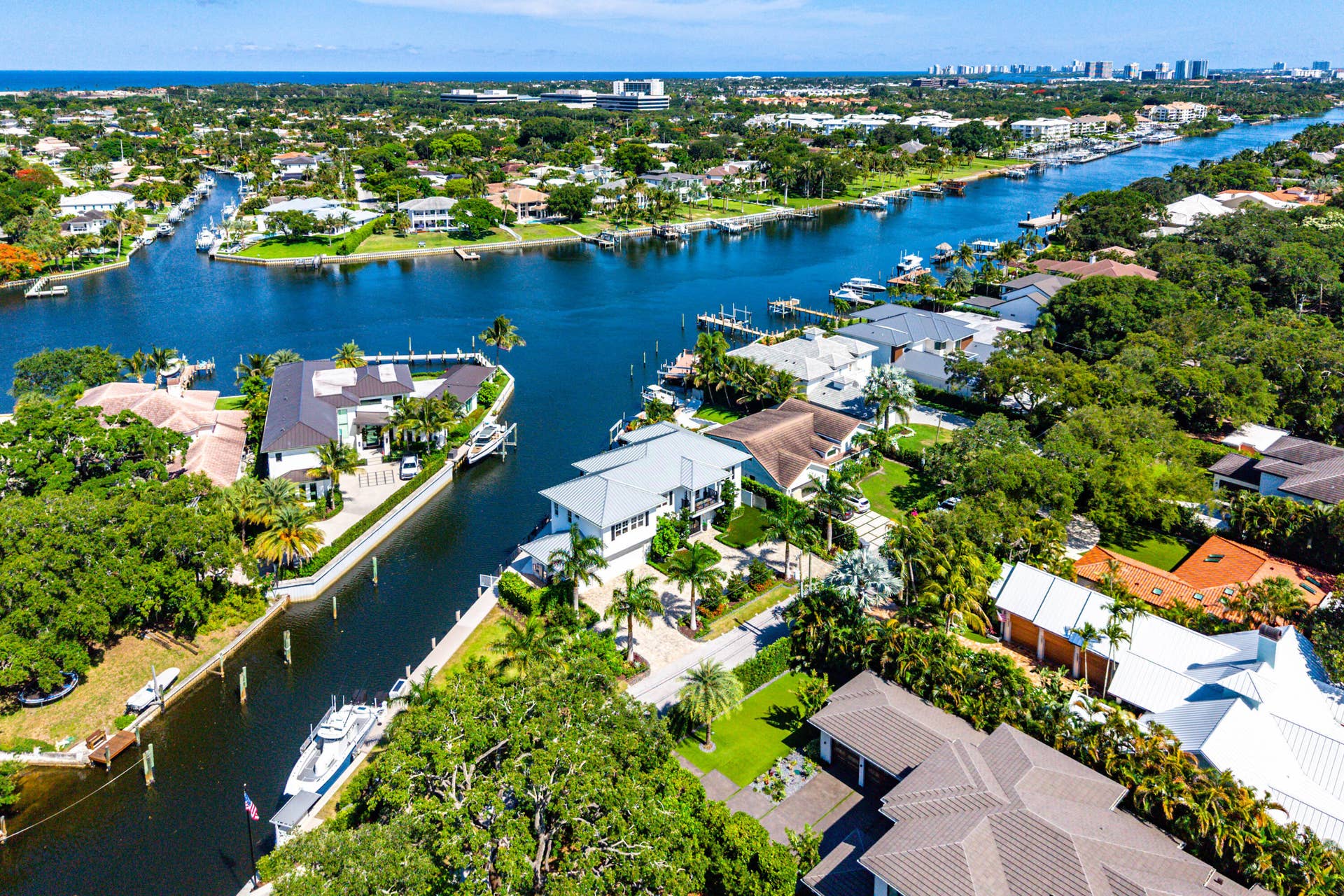 12898 S Shore Drive, Palm Beach Gardens, FL 33410 Prime Waterfront lot position.