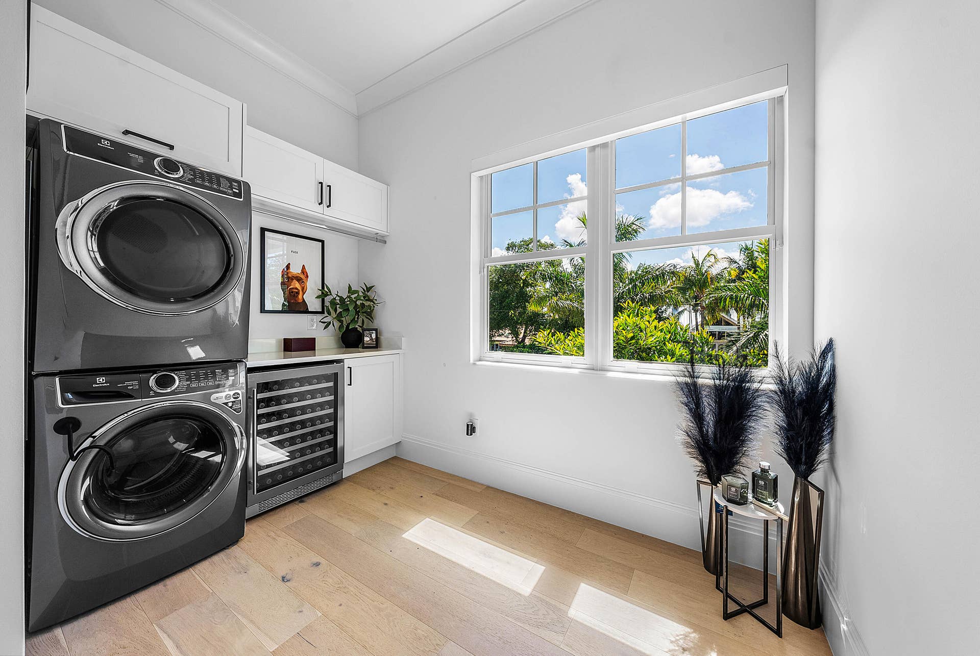 12898 S Shore Drive, Palm Beach Gardens, FL 33410 Front Load Washer / Dryer, Wine Cooler and Cabinetry