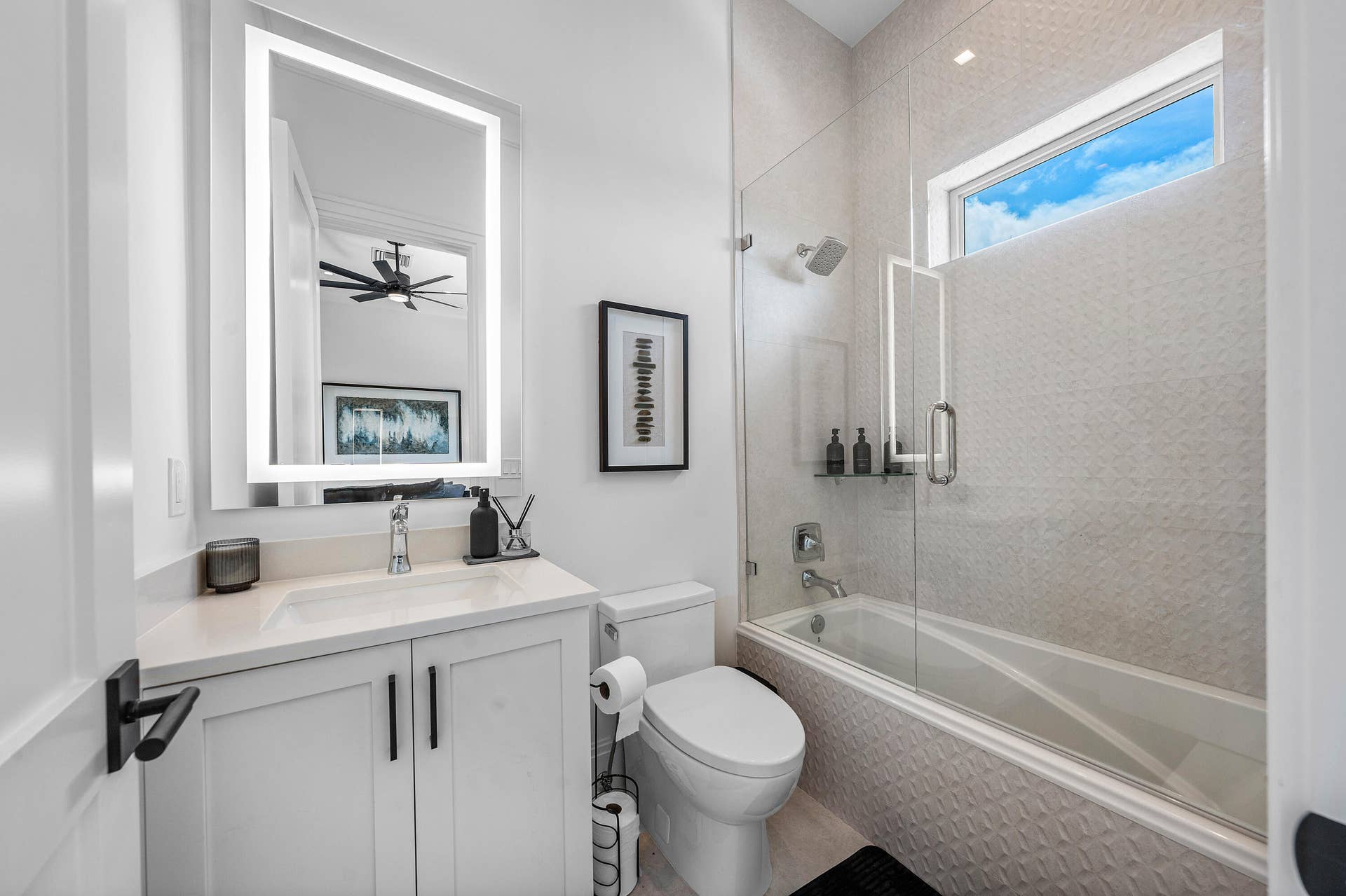 12898 S Shore Drive, Palm Beach Gardens, FL 33410 Ensuite Full Bath 3