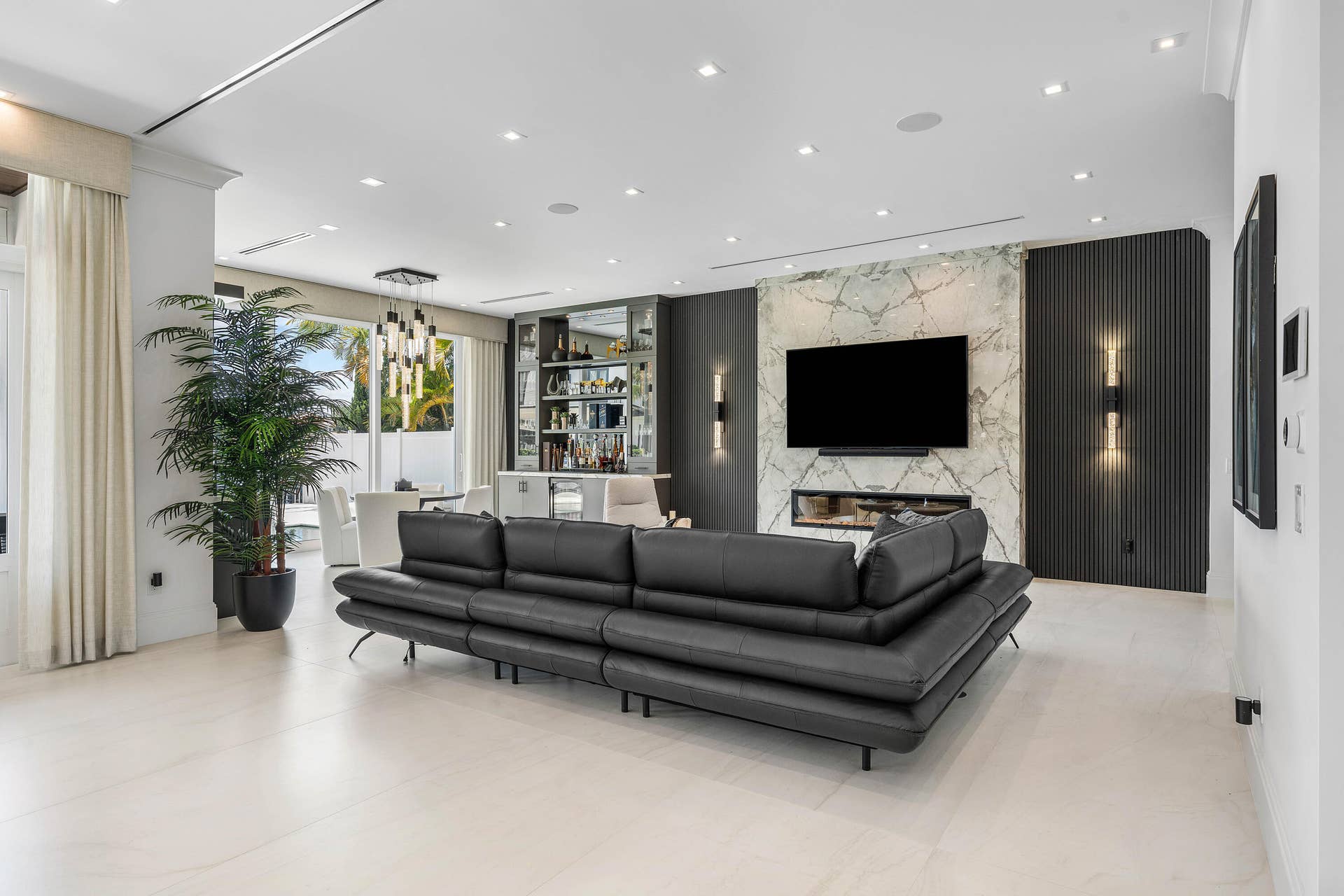 12898 S Shore Drive, Palm Beach Gardens, FL 33410 Living Room