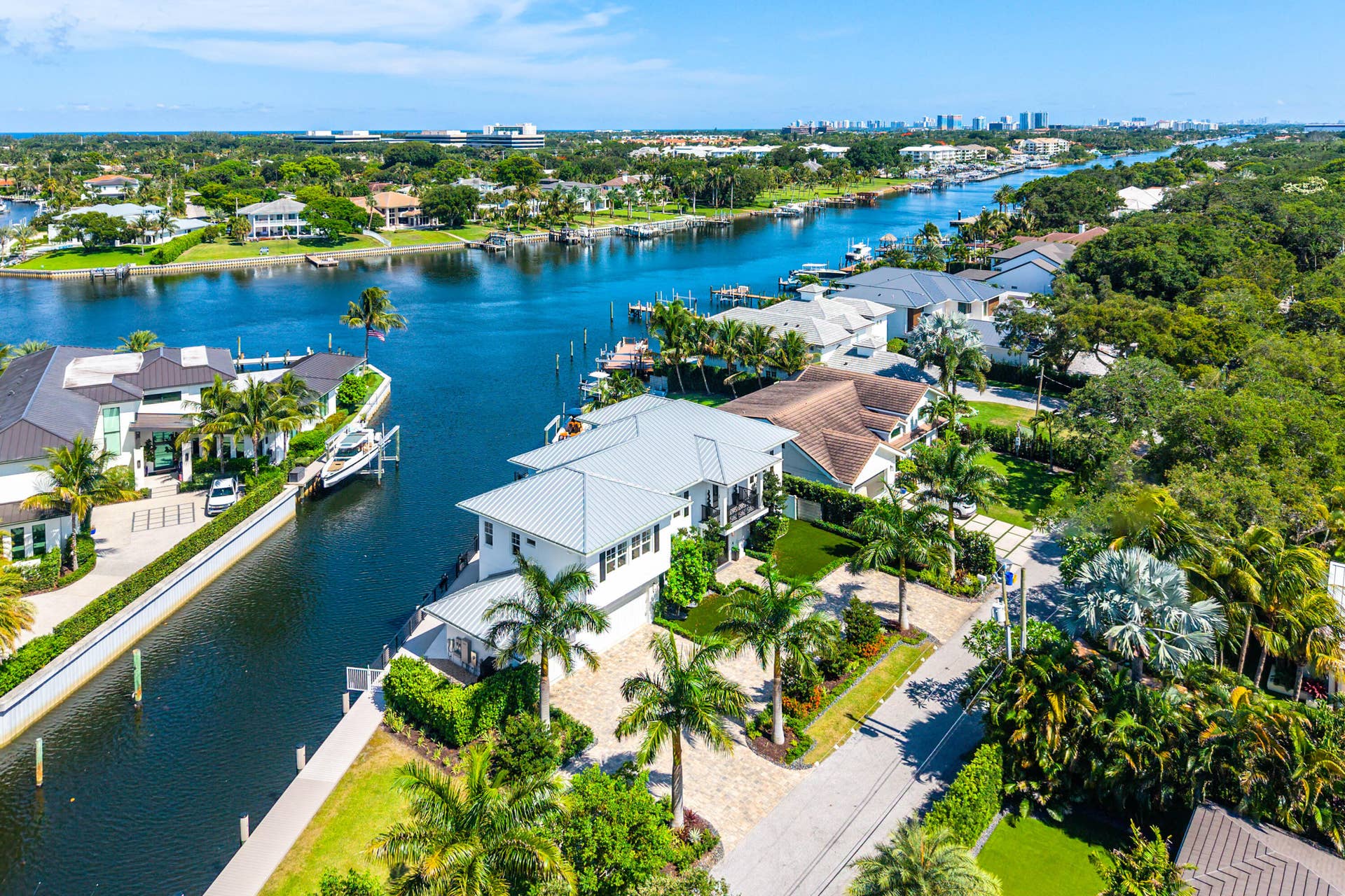 12898 S Shore Drive, Palm Beach Gardens, FL 33410 Prime Waterfront lot position.